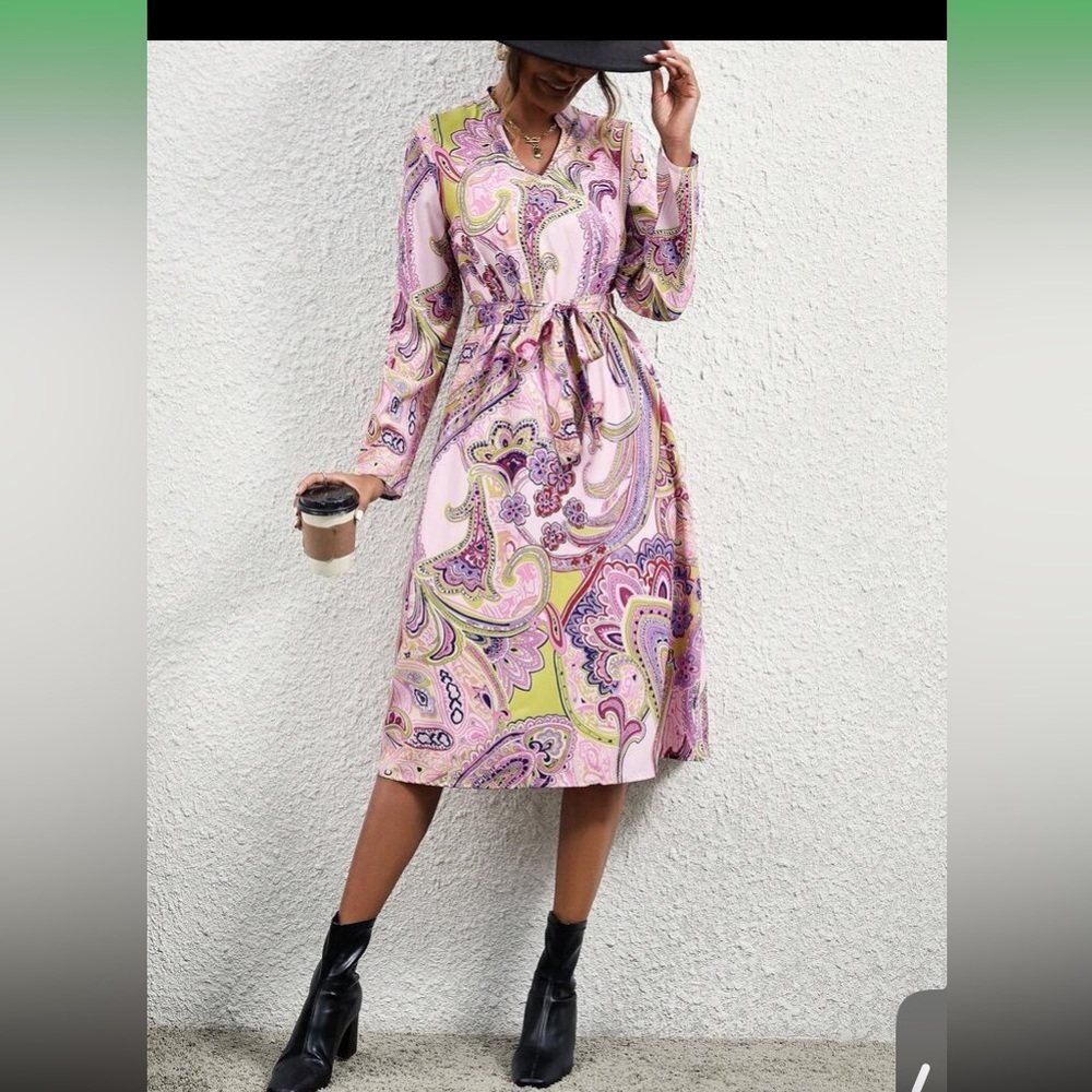 Allover Print Notched Neck Belted Dress size S new without tag - Picture 9 of 14
